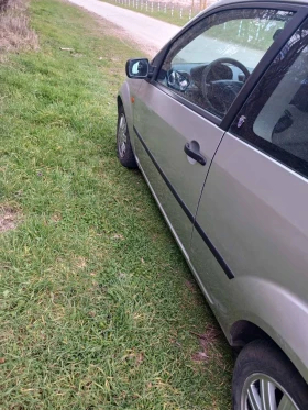 Ford Fiesta - 900 € / 1760.25 лв. - 76459447 4 | Car24.bg Ford Fiesta - 900 € / 1760.25 лв. - 76459447 4