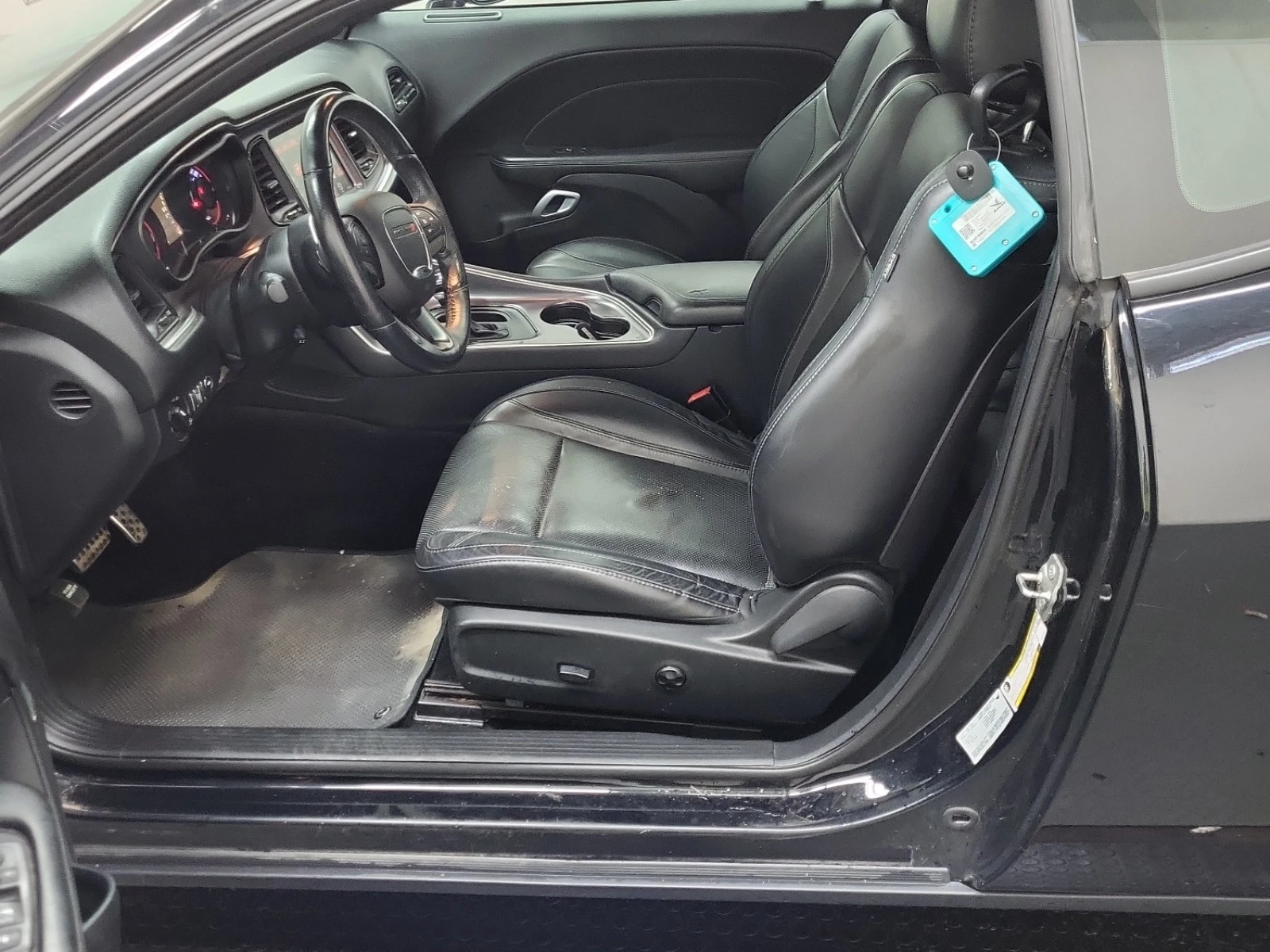 Dodge Challenger RT * * 5.7 * * 8ZF * * CARFAX * * АВТО КРЕДИТ * *  - изображение 5 | Auto.bg Dodge Challenger RT * * 5.7 * * 8ZF * * CARFAX * * АВТО КРЕДИТ * *  - изображение 5