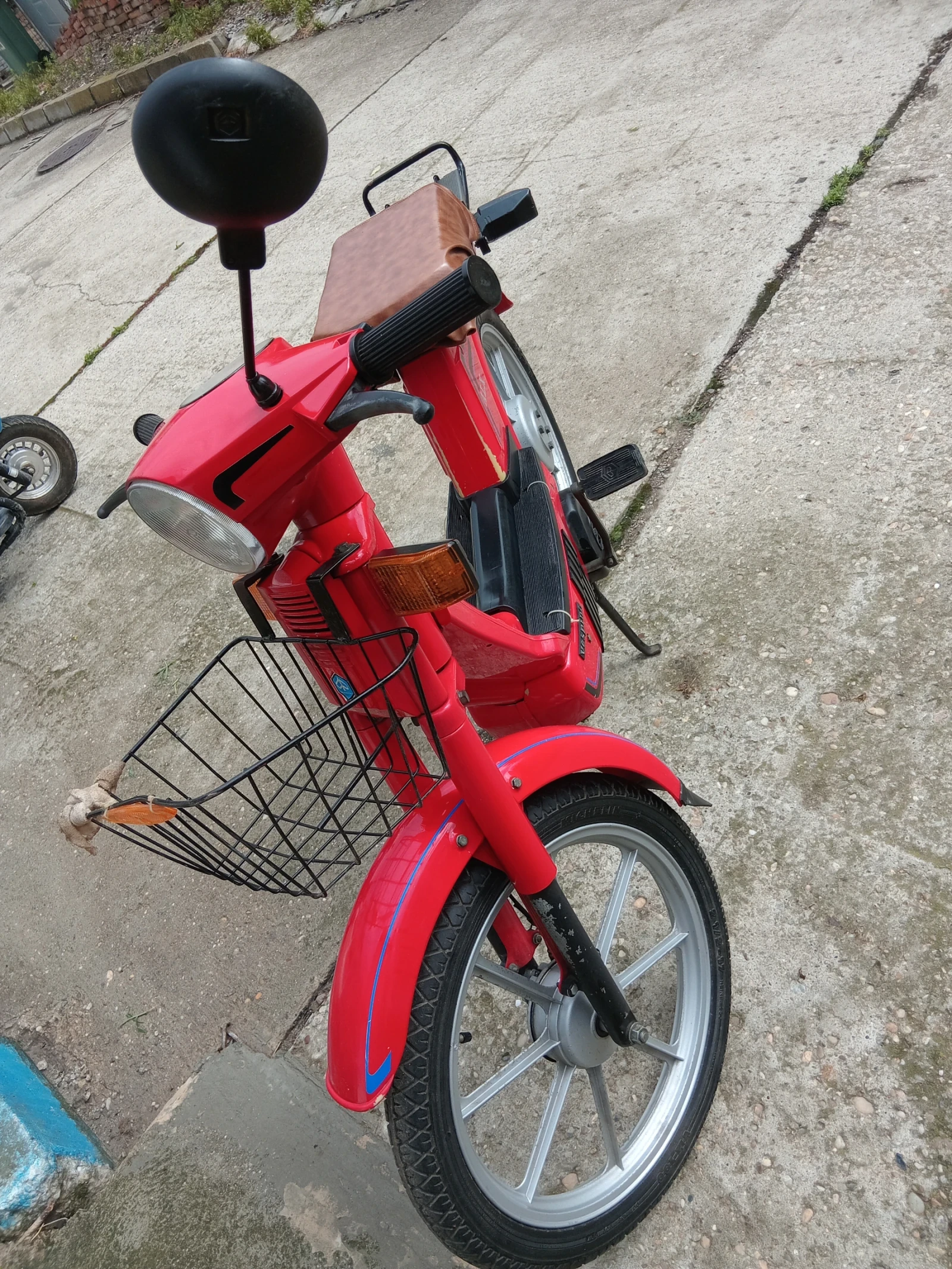 Piaggio Liberty Педалетка | Auto.bg — изображение 1 Piaggio Liberty Педалетка | Auto.bg — изображение 1