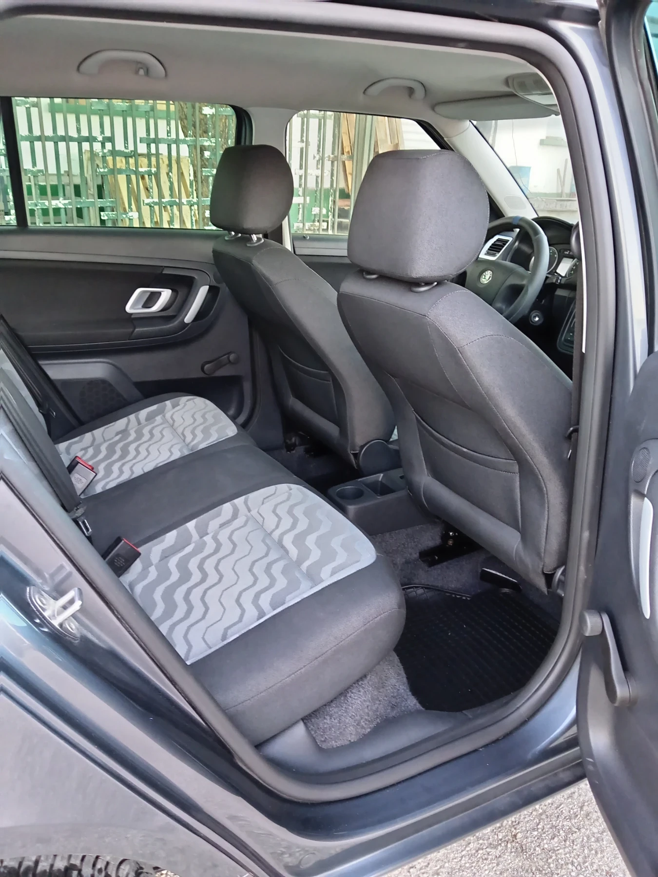 Skoda Fabia 1.4 тди 70 коня  - изображение 8 | Auto.bg Skoda Fabia 1.4 тди 70 коня  - изображение 8