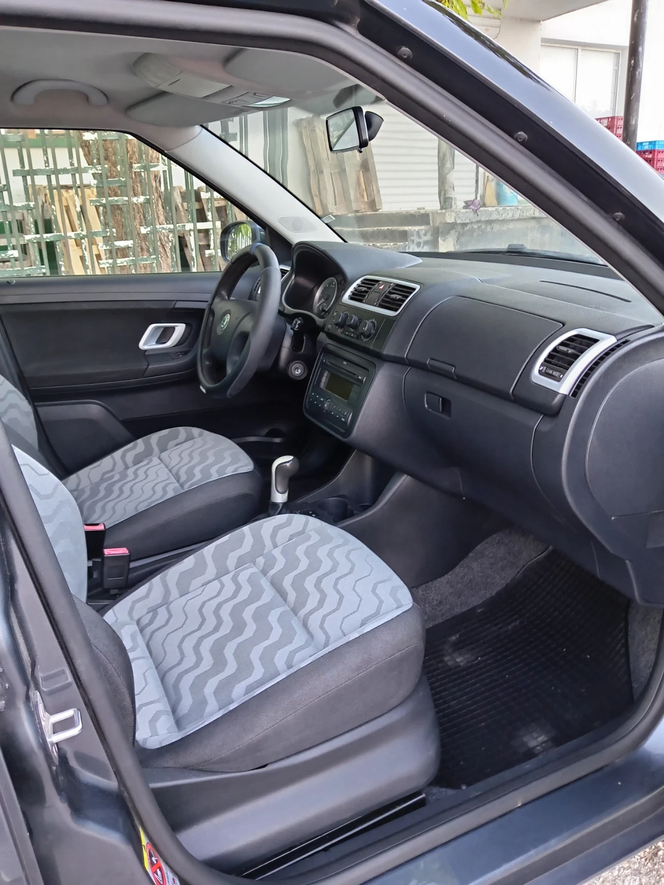 Skoda Fabia 1.4 тди 70 коня  - изображение 7 | Auto.bg Skoda Fabia 1.4 тди 70 коня  - изображение 7