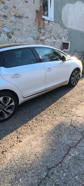 Citroen DS5 2.0 BluHdi 180 EAT6 - 9300 € - 99501775 7 | Car24.bg Citroen DS5 2.0 BluHdi 180 EAT6 - 9300 € - 99501775 7