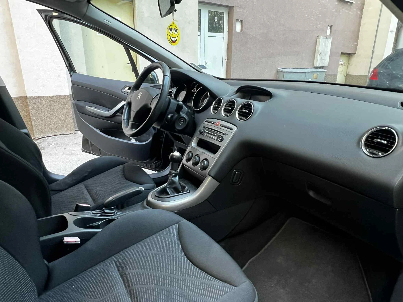 Peugeot 308 1.6 HDI, Facelift - изображение 7 | Auto.bg Peugeot 308 1.6 HDI, Facelift - изображение 7