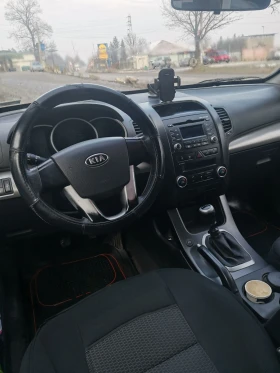 Kia Sorento 2.4 бензин газ - 7800 € / 15255.47 лв. - 38678577 7 | Car24.bg Kia Sorento 2.4 бензин газ - 7800 € / 15255.47 лв. - 38678577 7