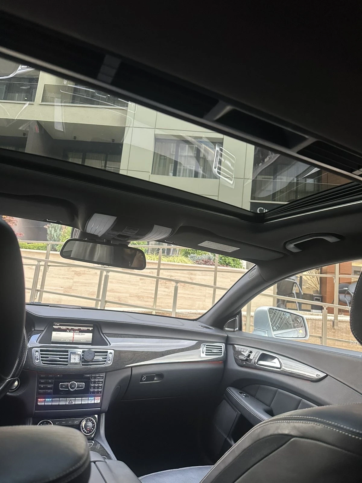 Mercedes-Benz CLS 350 Amg , Подгрев, Обдухване, Дистроник , Фулл - изображение 7 | Auto.bg Mercedes-Benz CLS 350 Amg , Подгрев, Обдухване, Дистроник , Фулл - изображение 7