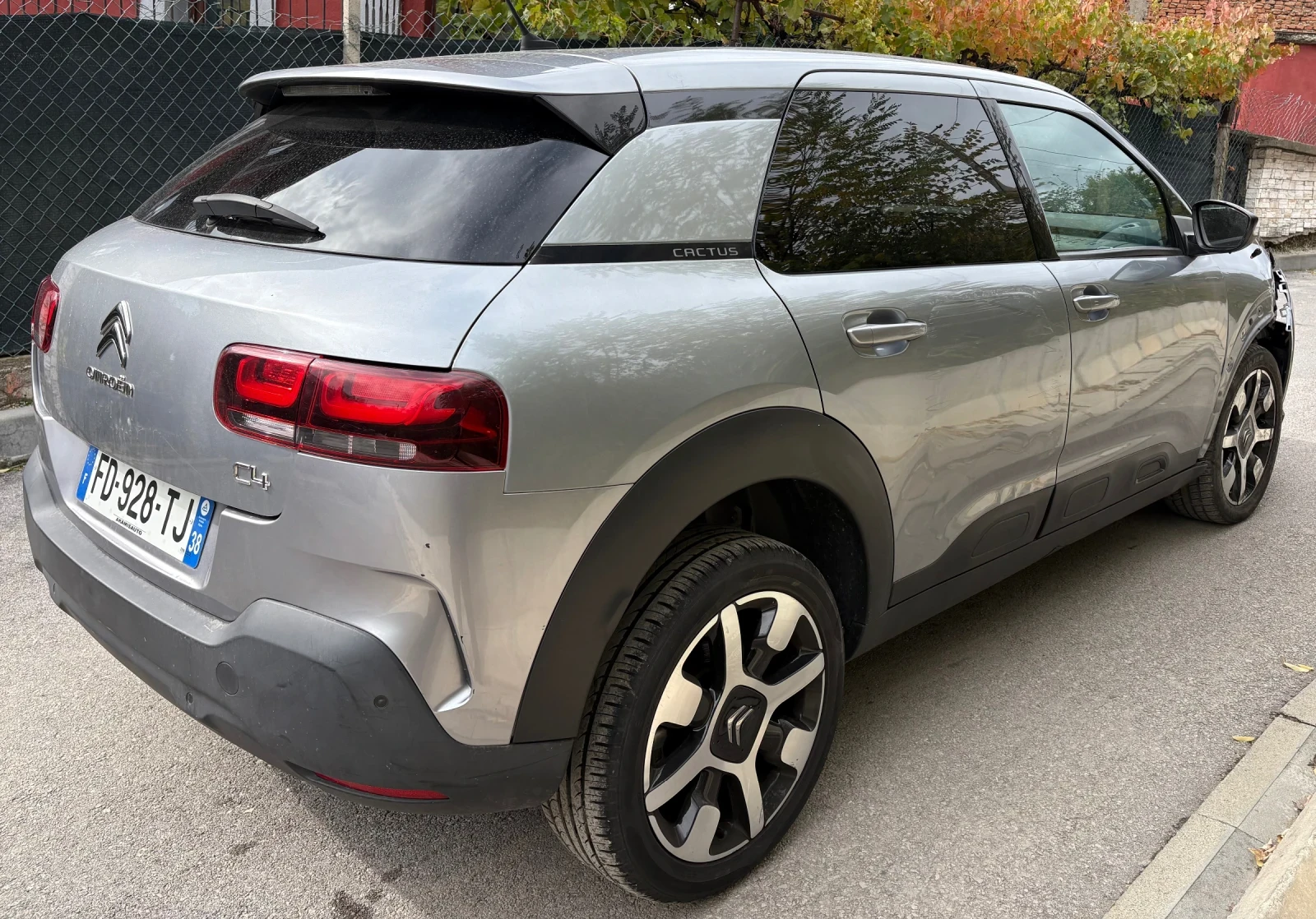 Citroen C4 Cactus 1.2 AUTOMATIC KEYLESS EURO6 CAMERA - изображение 5 | Auto.bg Citroen C4 Cactus 1.2 AUTOMATIC KEYLESS EURO6 CAMERA - изображение 5