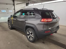 Jeep Cherokee * TRAILHAWK * CARFAX * ЦЕНА ДО БЪЛГАРИЯ - 14800 лв. / 7567.12 € - 85954552 4 | Car24.bg Jeep Cherokee * TRAILHAWK * CARFAX * ЦЕНА ДО БЪЛГАРИЯ - 14800 лв. / 7567.12 € - 85954552 4