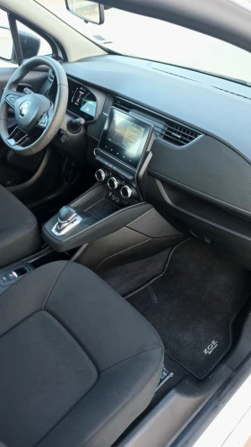 Renault Zoe Z.E. 50 - 13800 € / 26990.45 лв. - 68230334 10 | Car24.bg Renault Zoe Z.E. 50 - 13800 € / 26990.45 лв. - 68230334 10
