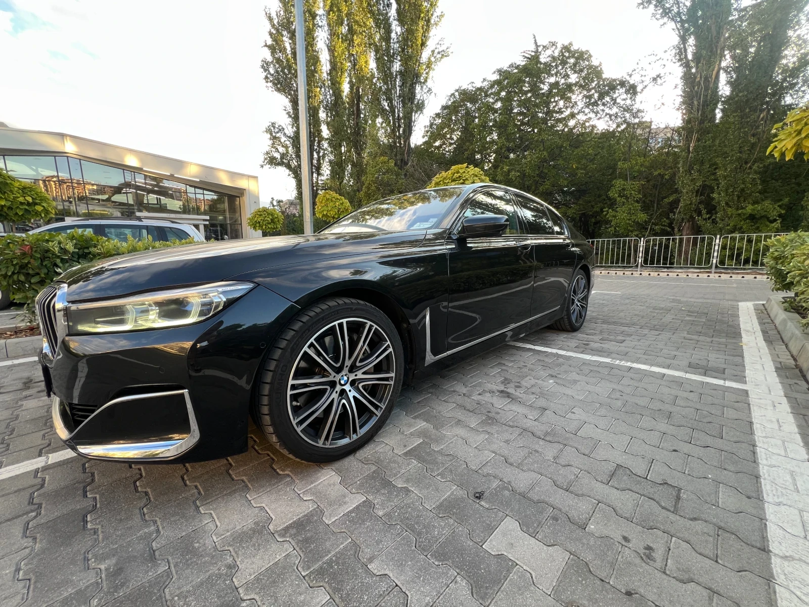 BMW 740 X Drive Harman HUD LASER - изображение 3 | Auto.bg BMW 740 X Drive Harman HUD LASER - изображение 3