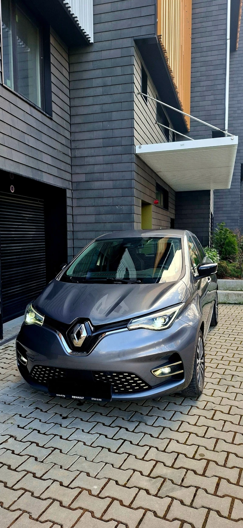 Renault Zoe E-Tech Iconic 52kWh CCS - 19900 € / 38921.02 лв. - 89187675 1 | Car24.bg Renault Zoe E-Tech Iconic 52kWh CCS - 19900 € / 38921.02 лв. - 89187675 1