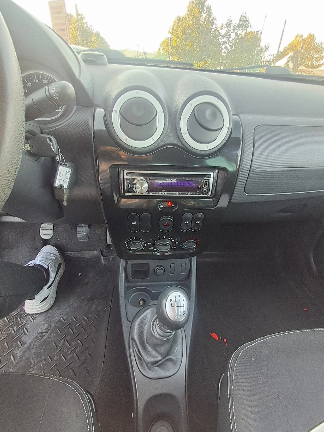 Dacia Duster 1.5  - изображение 7 | Auto.bg Dacia Duster 1.5  - изображение 7