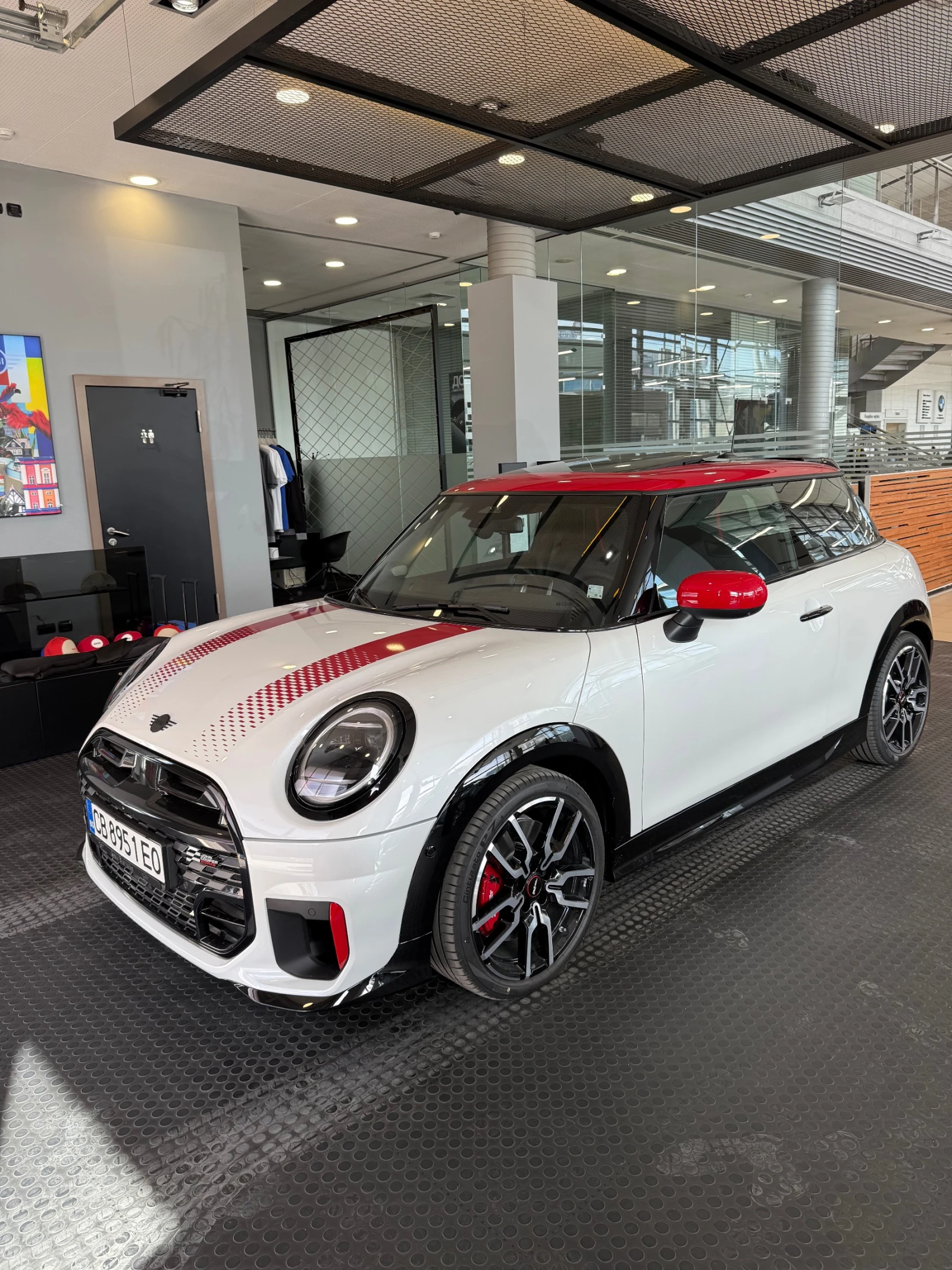 Mini John Cooper Works Mini JCW 231к.с, първи собственик | Auto.bg — изображение 1 Mini John Cooper Works Mini JCW 231к.с, първи собственик | Auto.bg — изображение 1