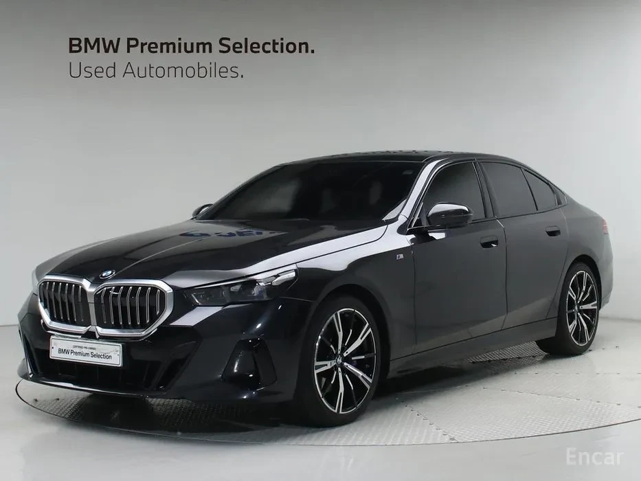 BMW 530 M-SPORT* XDRIVE* ПОДГРЕВ* ОБДУХВАНЕ* ПАНОРАМА* | Auto.bg — изображение 1 BMW 530 M-SPORT* XDRIVE* ПОДГРЕВ* ОБДУХВАНЕ* ПАНОРАМА* | Auto.bg — изображение 1