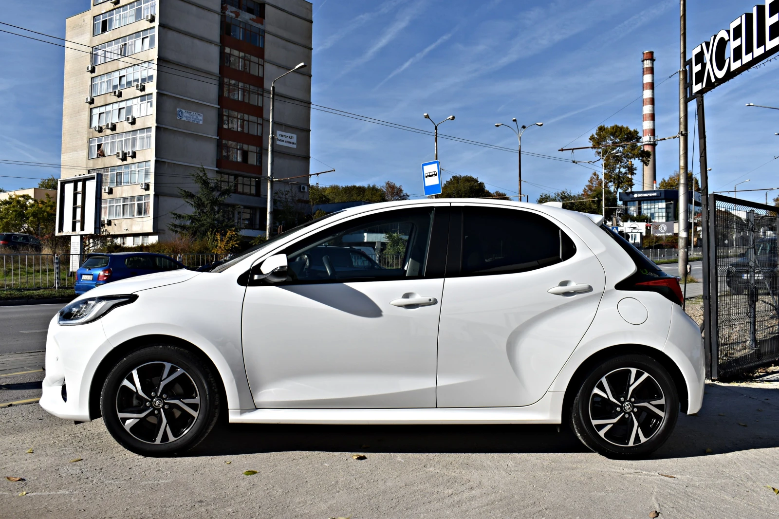Toyota Yaris 1.5i* AUTOM* 8години ГАРАНЦИЯ* BRAKE-ASSIST* LINE - изображение 3 | Auto.bg Toyota Yaris 1.5i* AUTOM* 8години ГАРАНЦИЯ* BRAKE-ASSIST* LINE - изображение 3