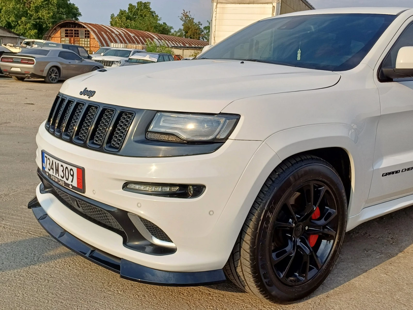 Jeep Grand cherokee 6.4 SRT - изображение 2 | Auto.bg Jeep Grand cherokee 6.4 SRT - изображение 2