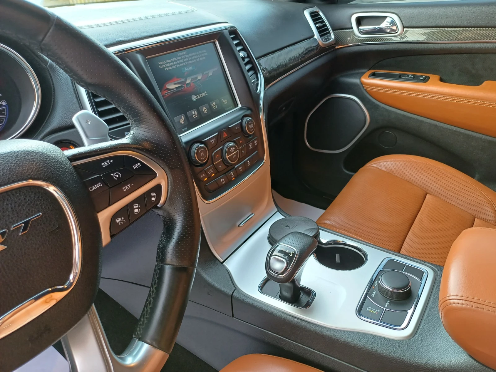 Jeep Grand cherokee 6.4 SRT - изображение 6 | Auto.bg Jeep Grand cherokee 6.4 SRT - изображение 6