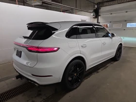 Porsche Cayenne TURBO / CARFAX / ОБДУХВАНЕ / 360 | Auto.bg — изображение 3 Porsche Cayenne TURBO / CARFAX / ОБДУХВАНЕ / 360 | Auto.bg — изображение 3