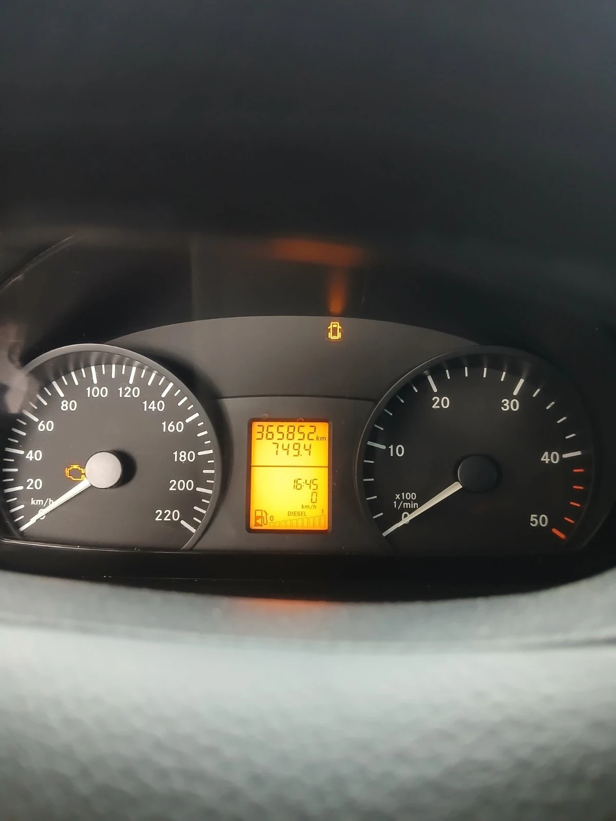Mercedes-Benz Vito 2.2CDI Хладилен - изображение 8 | Auto.bg Mercedes-Benz Vito 2.2CDI Хладилен - изображение 8