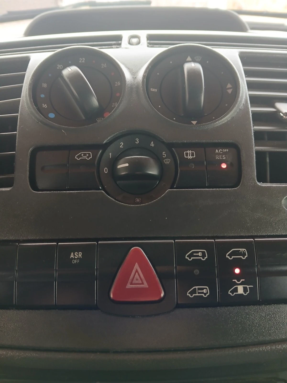 Mercedes-Benz Vito 2.2CDI Хладилен - изображение 9 | Auto.bg Mercedes-Benz Vito 2.2CDI Хладилен - изображение 9
