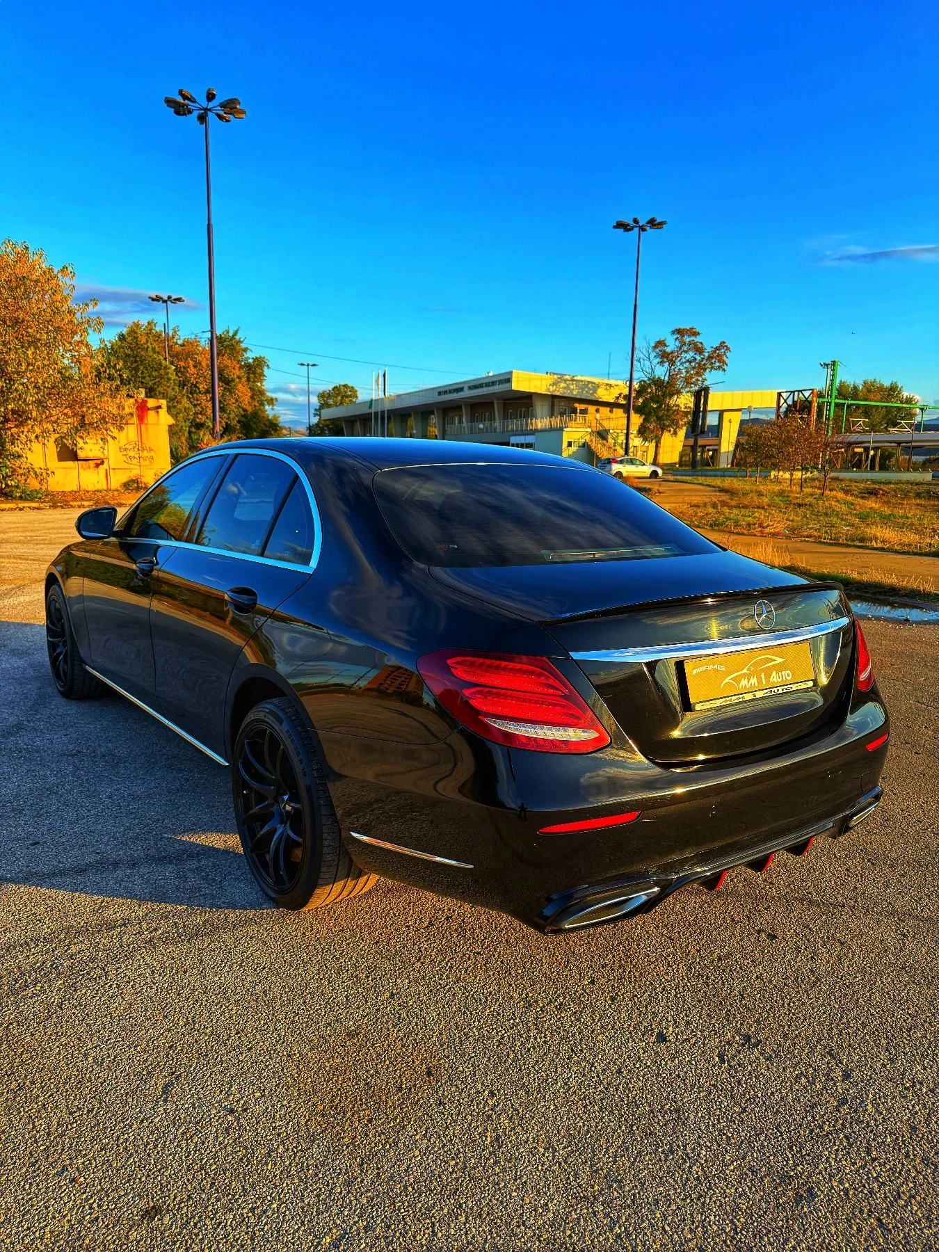 Mercedes-Benz E 220 * FULL AMG* 9G-TRONIC* EXCLUSIVE* DIGITAL*  - изображение 7 | Auto.bg Mercedes-Benz E 220 * FULL AMG* 9G-TRONIC* EXCLUSIVE* DIGITAL*  - изображение 7