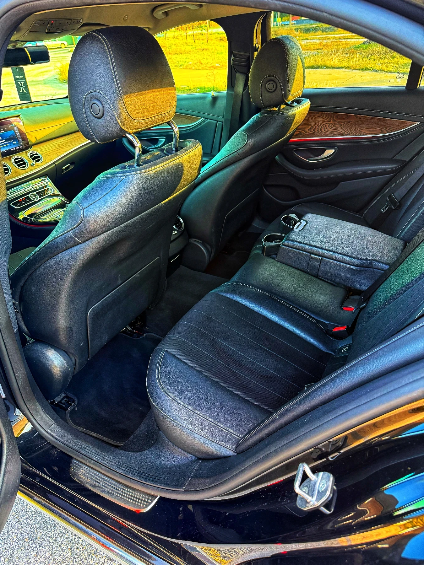 Mercedes-Benz E 220 * FULL AMG* 9G-TRONIC* EXCLUSIVE* DIGITAL*  - изображение 9 | Auto.bg Mercedes-Benz E 220 * FULL AMG* 9G-TRONIC* EXCLUSIVE* DIGITAL*  - изображение 9