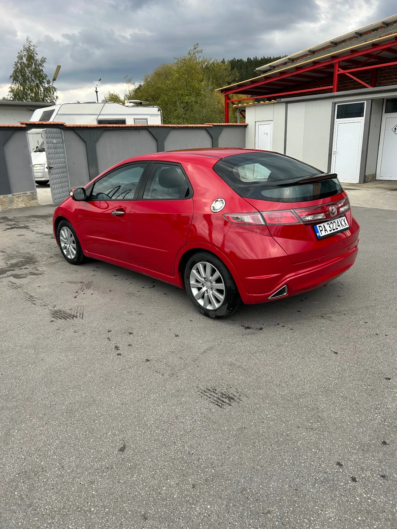 Honda Civic 1.4 i-VTEC, Facelift - изображение 3 | Auto.bg Honda Civic 1.4 i-VTEC, Facelift - изображение 3