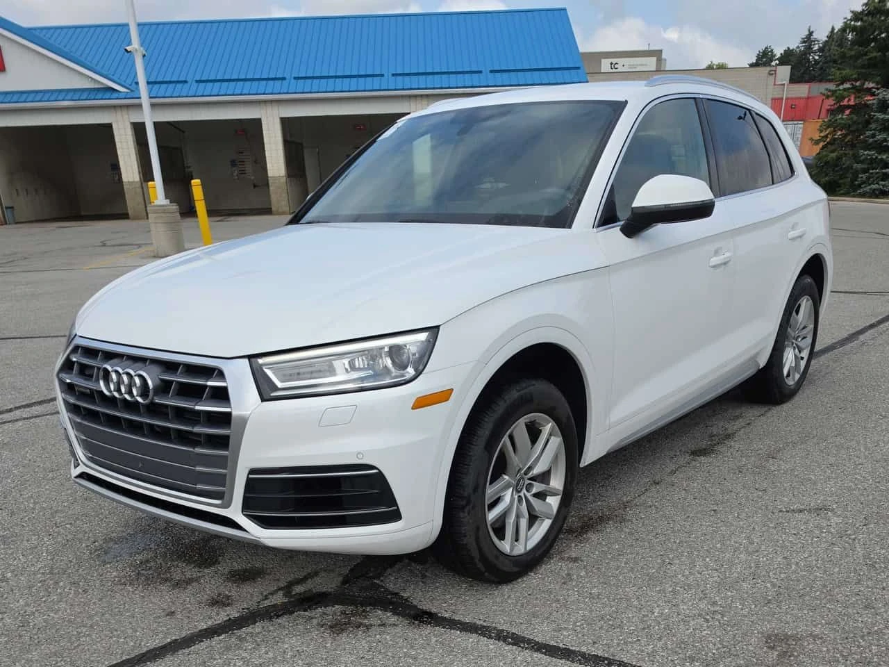 Audi Q5 * Komfort * ЛИЦЕНЗИРАН ДИЛЪР * CARFAX | Auto.bg — изображение 1 Audi Q5 * Komfort * ЛИЦЕНЗИРАН ДИЛЪР * CARFAX | Auto.bg — изображение 1