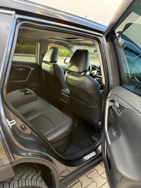 Toyota Rav4 Limited Hybrid 4x4 13 000 км !!! - 37500 € / 73343.62 лв. - 97024002 14 | Car24.bg Toyota Rav4 Limited Hybrid 4x4 13 000 км !!! - 37500 € / 73343.62 лв. - 97024002 14