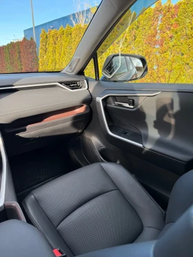 Toyota Rav4 Limited Hybrid 4x4 13 000 км !!! - 37500 € / 73343.62 лв. - 97024002 16 | Car24.bg Toyota Rav4 Limited Hybrid 4x4 13 000 км !!! - 37500 € / 73343.62 лв. - 97024002 16