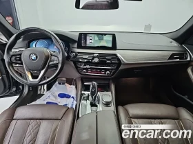 BMW 530 xDrive M Sport Package Plus / АВТОКРЕДИТ | Auto.bg — изображение 6 BMW 530 xDrive M Sport Package Plus / АВТОКРЕДИТ | Auto.bg — изображение 6
