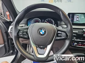 BMW 530 xDrive M Sport Package Plus / АВТОКРЕДИТ | Auto.bg — изображение 7 BMW 530 xDrive M Sport Package Plus / АВТОКРЕДИТ | Auto.bg — изображение 7