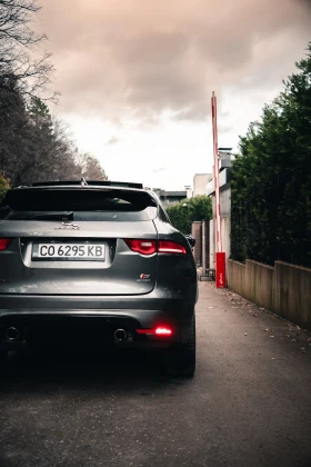 Jaguar F-PACE Jaguar F-Pace S 82300KM/ACC/Alcantara/ponorama/Ful - 25999 € / 50849.62 лв. - 37014162 5 | Car24.bg Jaguar F-PACE Jaguar F-Pace S 82300KM/ACC/Alcantara/ponorama/Ful - 25999 € / 50849.62 лв. - 37014162 5