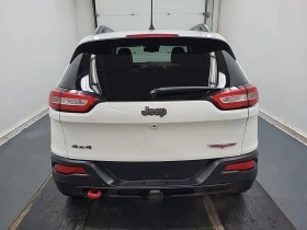 Jeep Cherokee TRAILHAWK LEATHER PLUS CARFAX - 13000 € / 25425.79 лв. - 94354815 17 | Car24.bg Jeep Cherokee TRAILHAWK LEATHER PLUS CARFAX - 13000 € / 25425.79 лв. - 94354815 17
