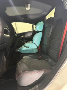 Mercedes-Benz CLA 250 undefined | Auto.bg — изображение 16 Mercedes-Benz CLA 250 undefined | Auto.bg — изображение 16