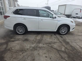 Mitsubishi Outlander * 360* ПАНО* KEYLESS* Camera* ПОДГРЕВ* - 14900 € / 29141.87 лв. - 52474510 7 | Car24.bg Mitsubishi Outlander * 360* ПАНО* KEYLESS* Camera* ПОДГРЕВ* - 14900 € / 29141.87 лв. - 52474510 7