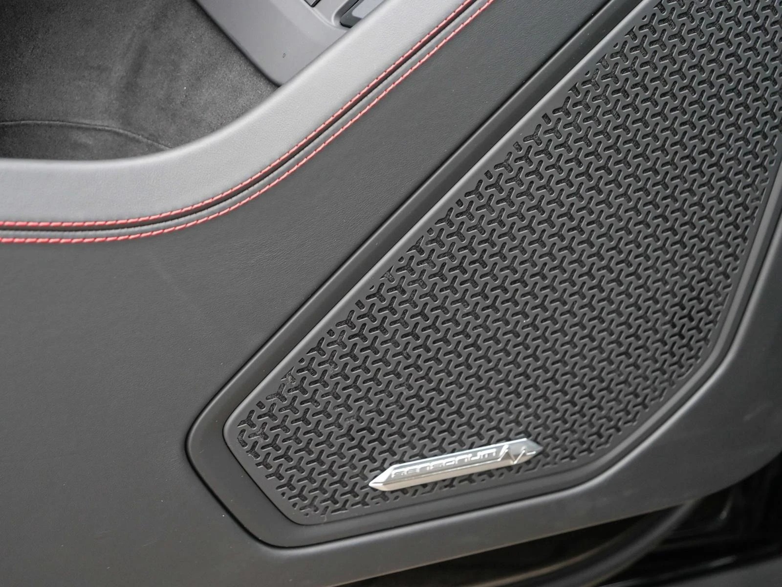 Lamborghini Urus SE/FACELIFT/PLUGIN/NERO HELENE/SENSONUM/PANO/STYLE - изображение 7 | Auto.bg Lamborghini Urus SE/FACELIFT/PLUGIN/NERO HELENE/SENSONUM/PANO/STYLE - изображение 7