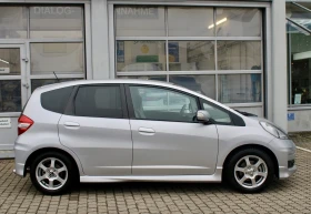 Honda Jazz 1.4i Si Facelift, 21500km., CarPlay и AndroidAuto | Auto.bg — изображение 6 Honda Jazz 1.4i Si Facelift, 21500km., CarPlay и AndroidAuto | Auto.bg — изображение 6