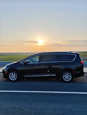 Chrysler Pacifica 2020 - 17600 € / 34422.61 лв. - 31743097 13 | Car24.bg Chrysler Pacifica 2020 - 17600 € / 34422.61 лв. - 31743097 13