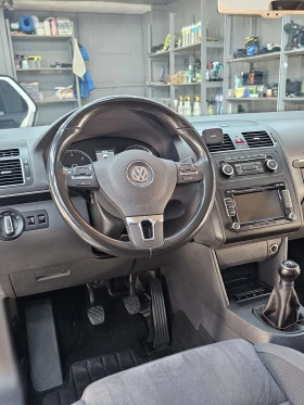 VW Touran 2.0TDI Highline - 8500 € / 16624.56 лв. - 65665004 13 | Car24.bg VW Touran 2.0TDI Highline - 8500 € / 16624.56 лв. - 65665004 13