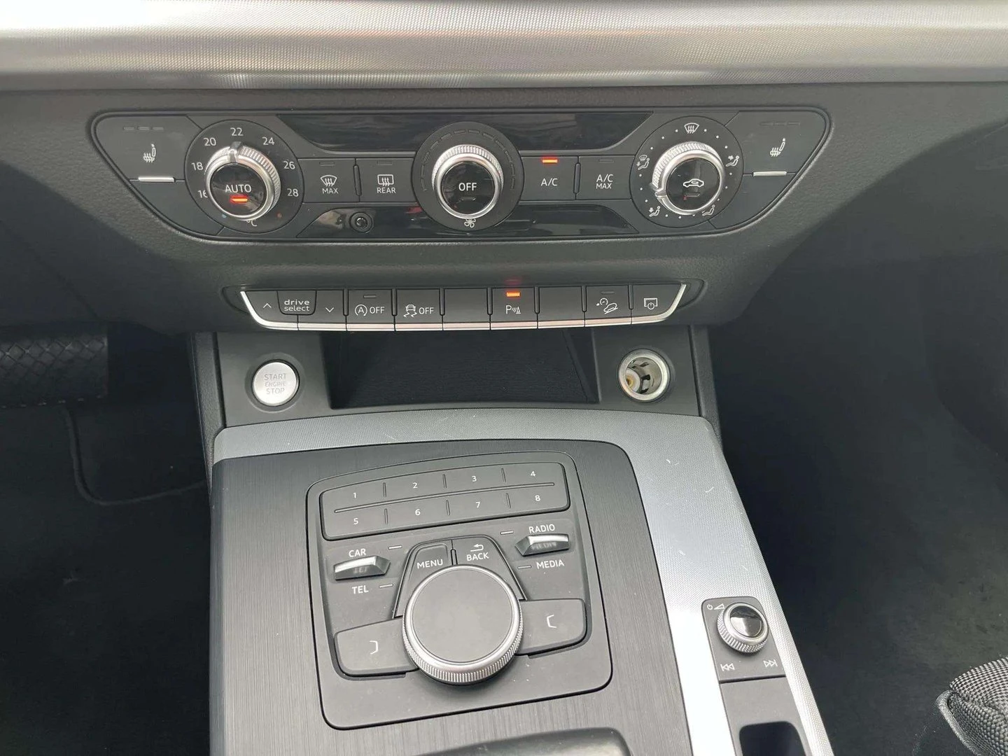 Audi Q5 Sport 2.0 TDI quattro - изображение 9 | Auto.bg Audi Q5 Sport 2.0 TDI quattro - изображение 9