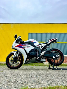 Honda Cbr 1000RR Fireblade ABS | Auto.bg — изображение 2 Honda Cbr 1000RR Fireblade ABS | Auto.bg — изображение 2