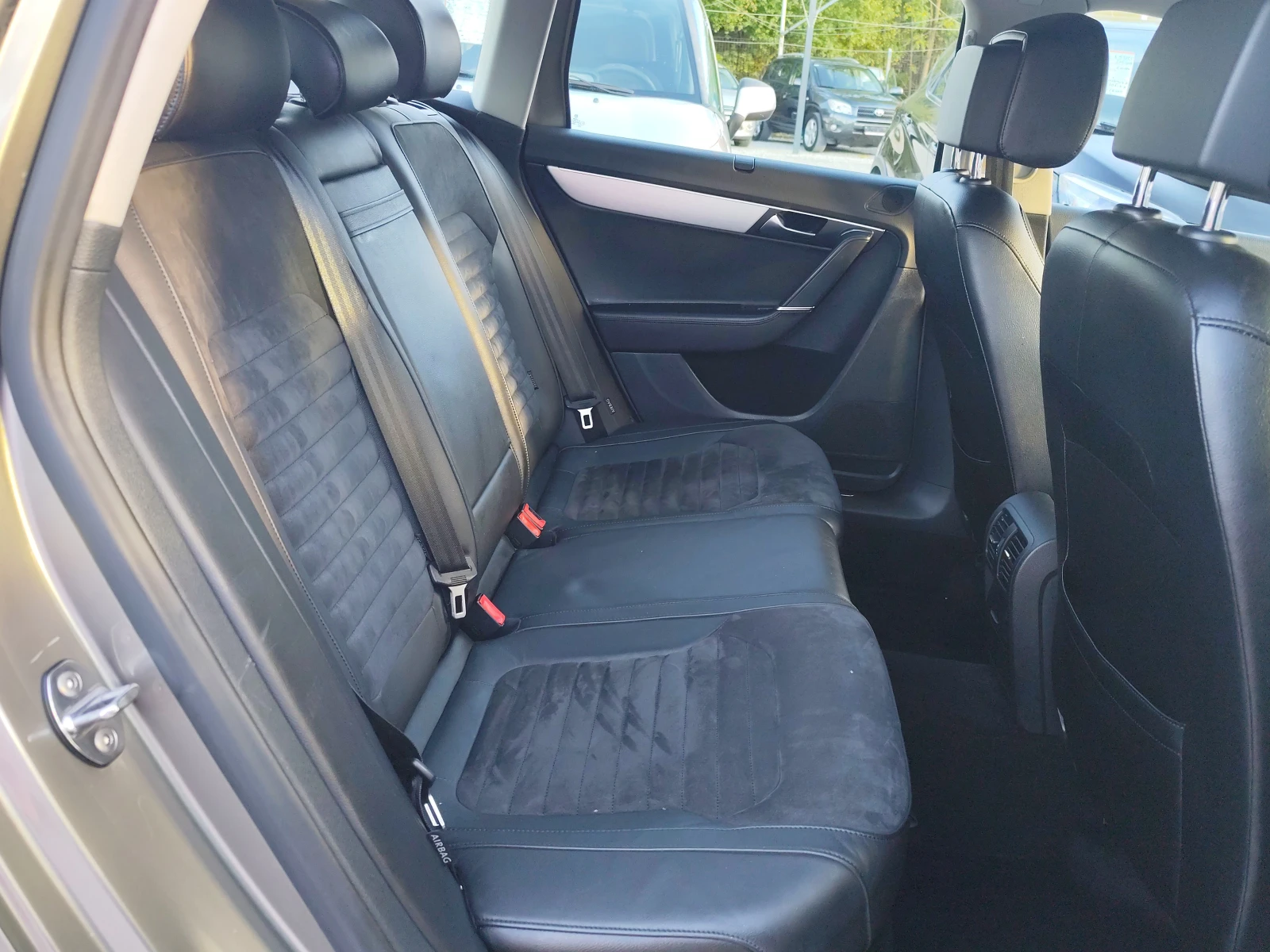 VW Passat 2.0TDI* EXECUTIVE* BLUEMOTION* АВТОМАТИК*  - изображение 10 | Auto.bg VW Passat 2.0TDI* EXECUTIVE* BLUEMOTION* АВТОМАТИК*  - изображение 10