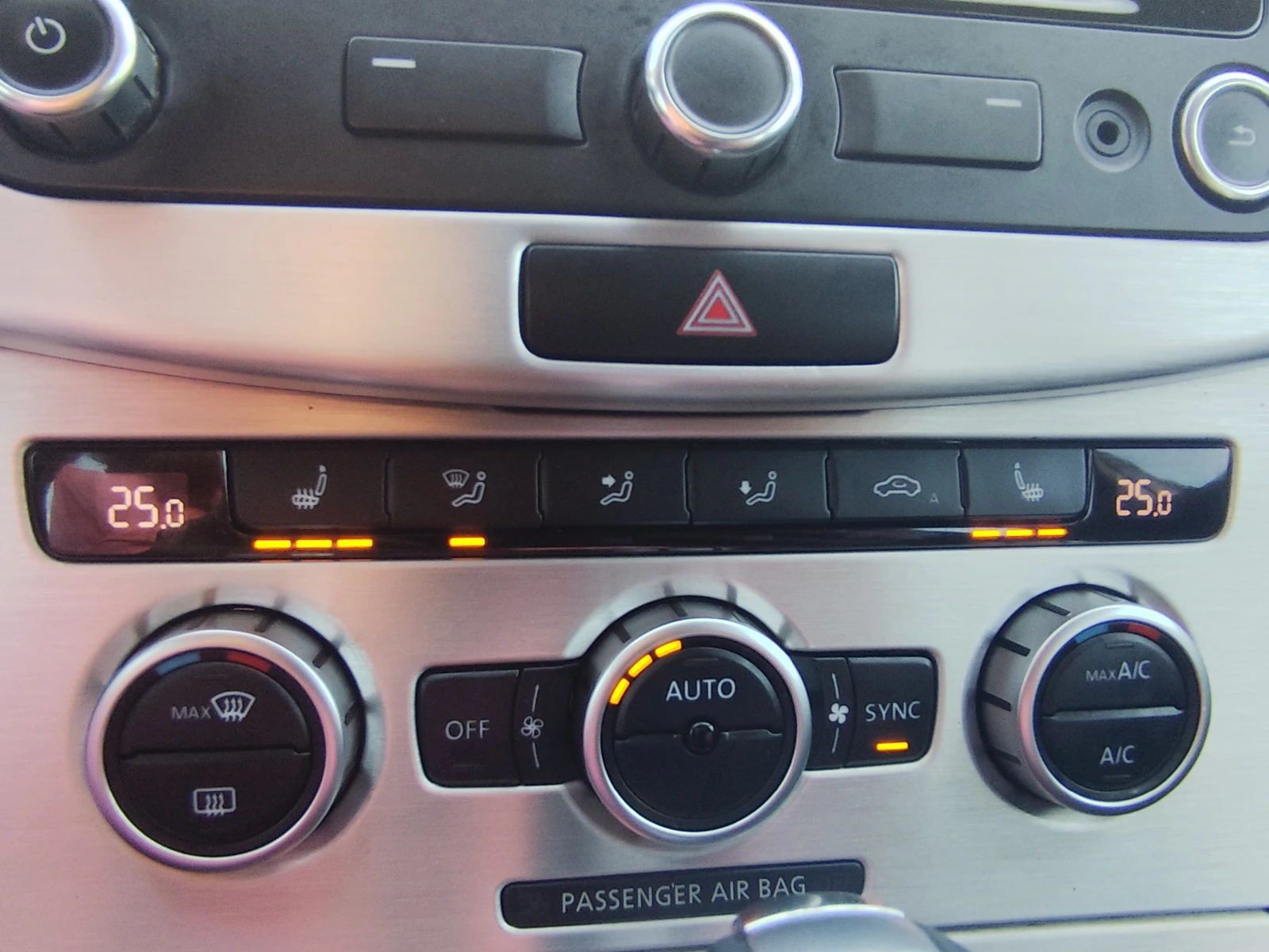 VW Passat 2.0TDI* EXECUTIVE* BLUEMOTION* АВТОМАТИК*  - изображение 9 | Auto.bg VW Passat 2.0TDI* EXECUTIVE* BLUEMOTION* АВТОМАТИК*  - изображение 9