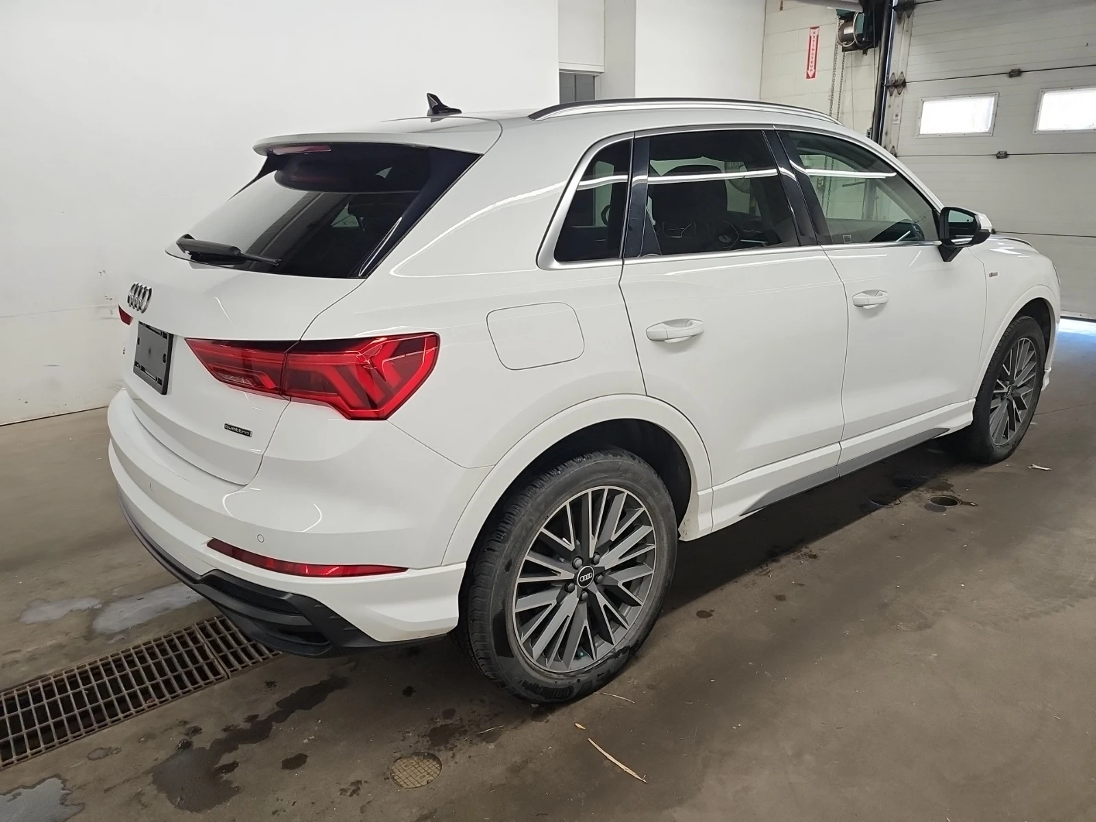 Audi Q3 * CARFAX * БЕЗ ПЪРВОНАЧАЛНА ВНОСКА - изображение 4 | Auto.bg Audi Q3 * CARFAX * БЕЗ ПЪРВОНАЧАЛНА ВНОСКА - изображение 4