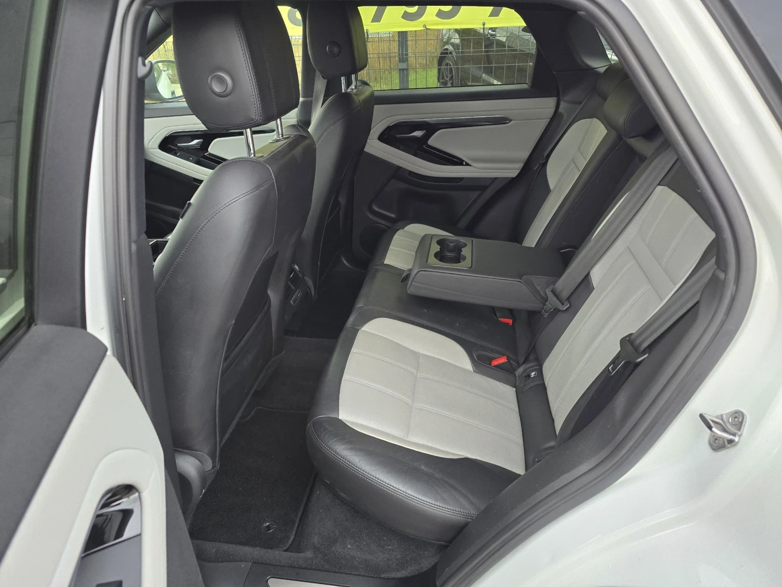 Land Rover Range Rover Evoque 2.0 D/ R DINAMIC/CAMERA - изображение 10 | Auto.bg Land Rover Range Rover Evoque 2.0 D/ R DINAMIC/CAMERA - изображение 10