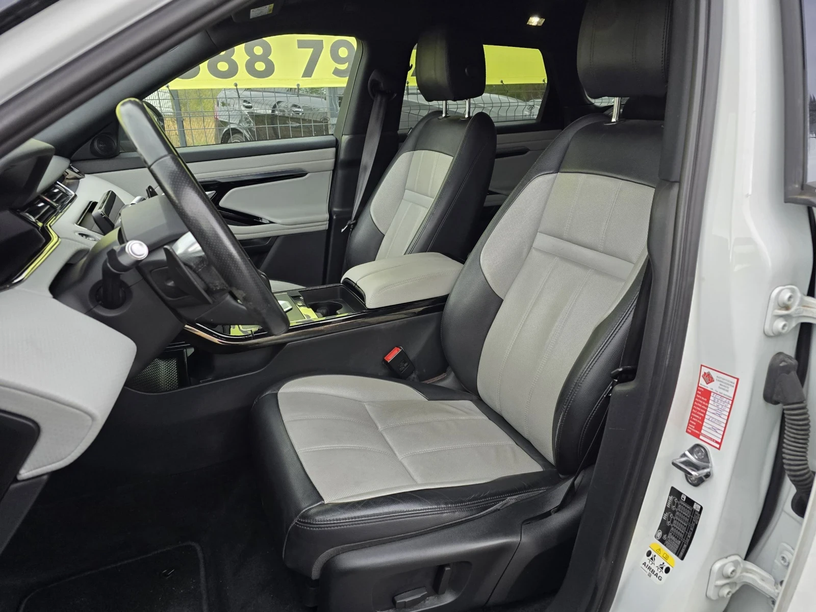 Land Rover Range Rover Evoque 2.0 D/ R DINAMIC/CAMERA - изображение 8 | Auto.bg Land Rover Range Rover Evoque 2.0 D/ R DINAMIC/CAMERA - изображение 8