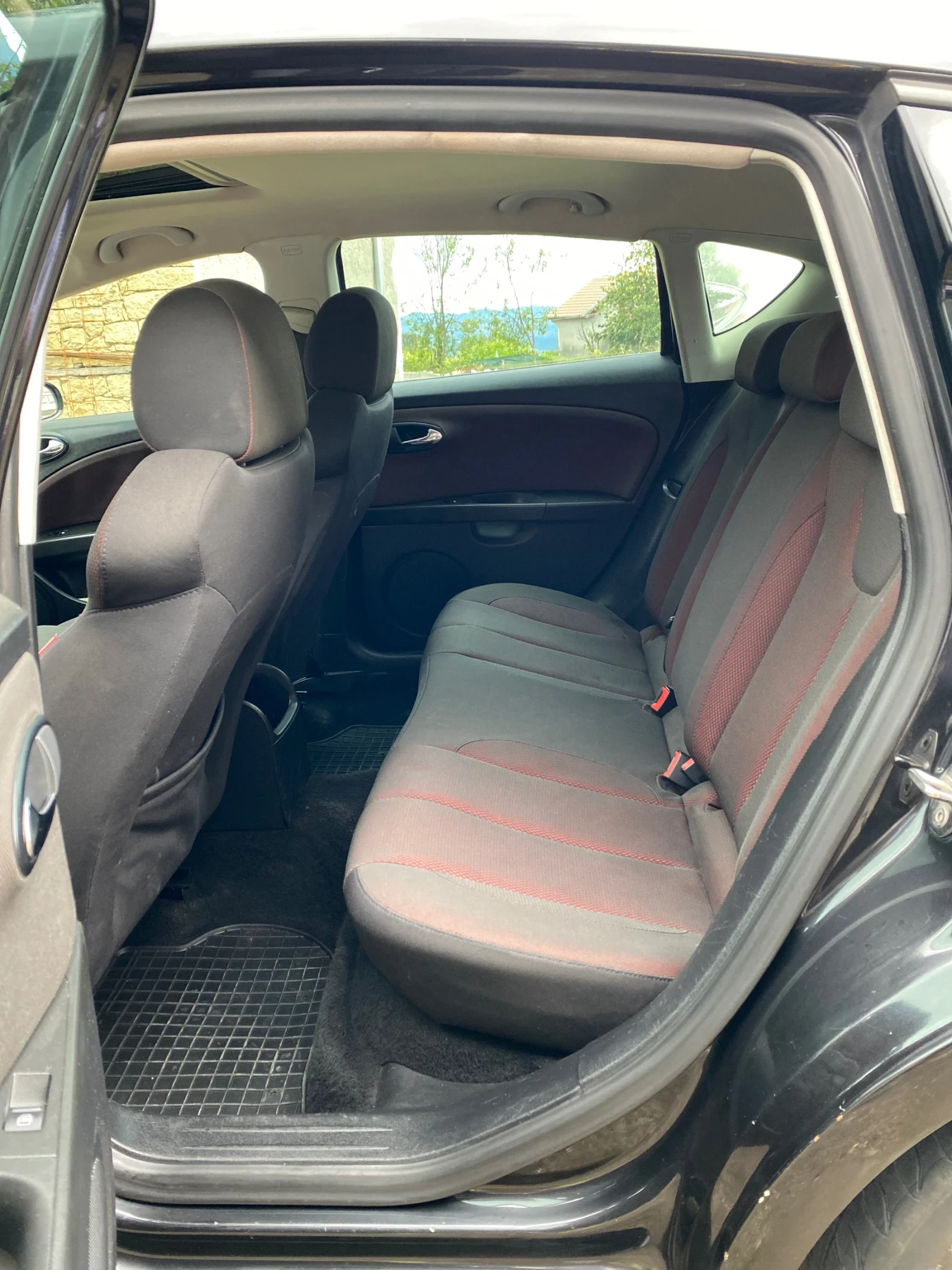 Seat Leon 2.0TDI FR Bi-xenon - изображение 9 | Auto.bg Seat Leon 2.0TDI FR Bi-xenon - изображение 9