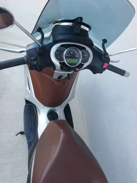 Piaggio Beverly 300 ie, ABS/ASR, 2019 година, ЛИЗИНГ | Auto.bg — изображение 5 Piaggio Beverly 300 ie, ABS/ASR, 2019 година, ЛИЗИНГ | Auto.bg — изображение 5