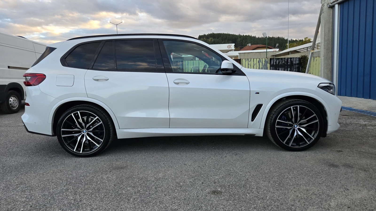 BMW X5 M-pack/Swarovski Crystal Set/xDrive/30d - изображение 6 | Auto.bg BMW X5 M-pack/Swarovski Crystal Set/xDrive/30d - изображение 6