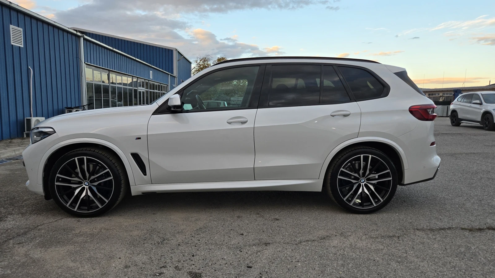 BMW X5 M-pack/Swarovski Crystal Set/xDrive/30d - изображение 5 | Auto.bg BMW X5 M-pack/Swarovski Crystal Set/xDrive/30d - изображение 5